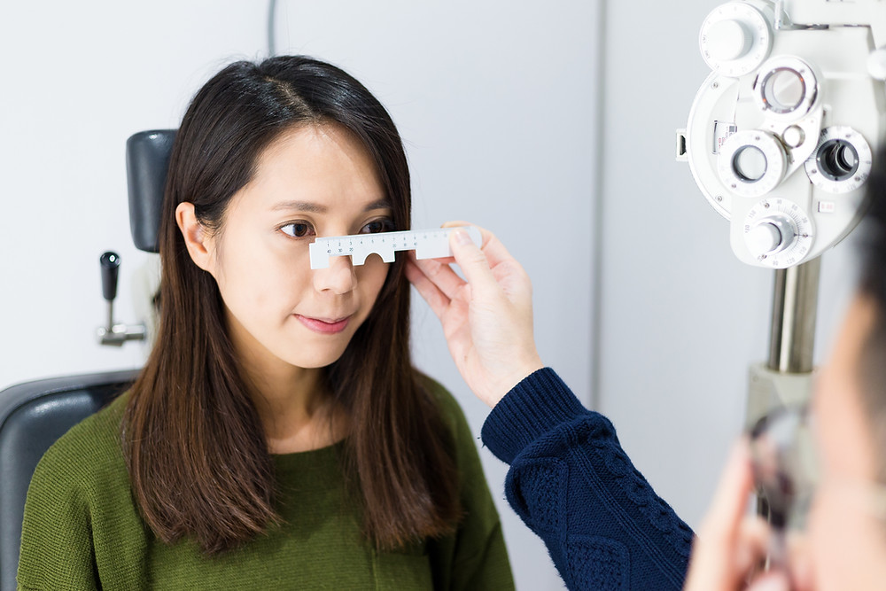 woman getting an eye exam